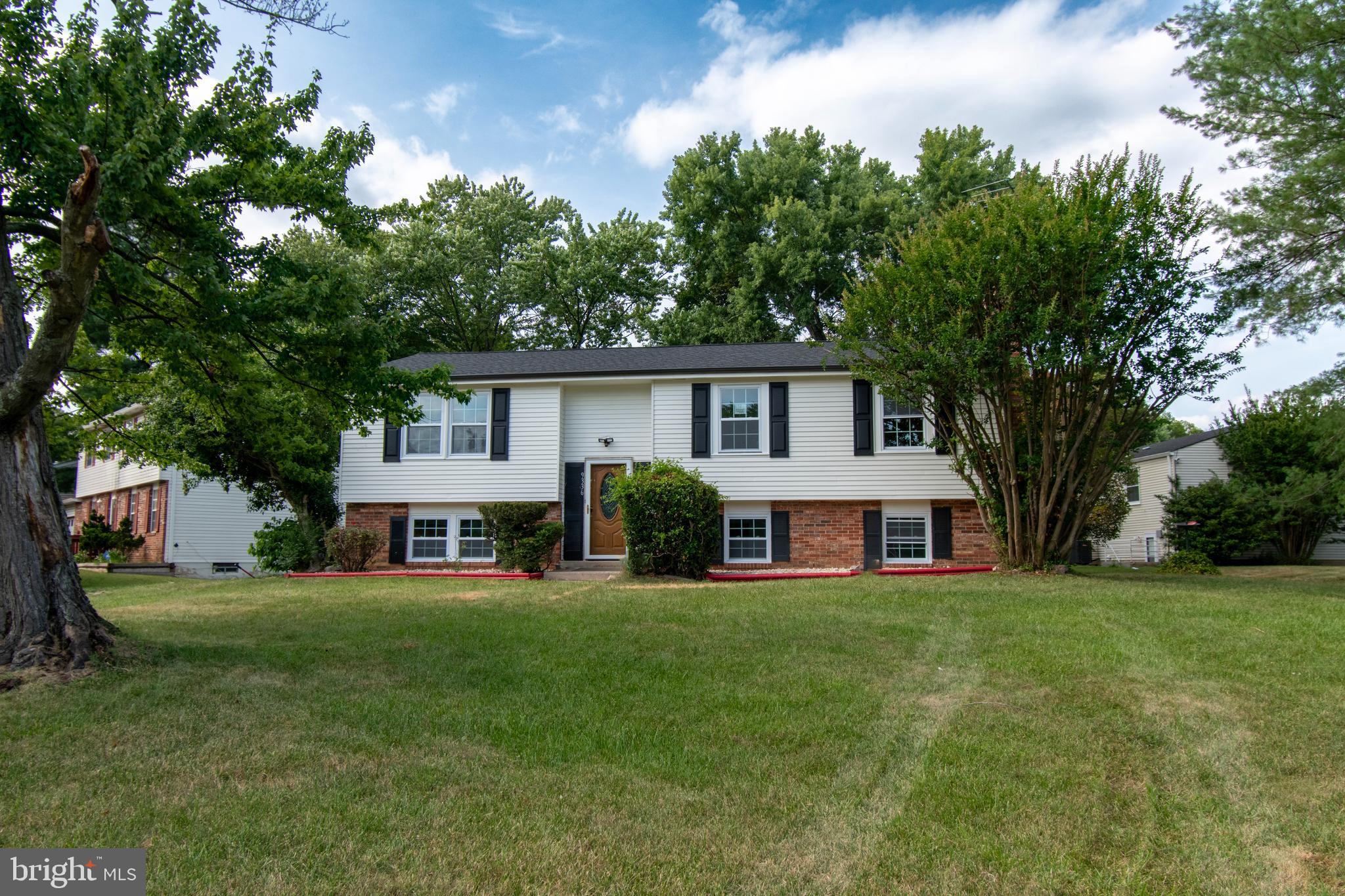 9336 Burke Road Burke, VA 22015 - Photo 4 of 37 Gallery Image 4