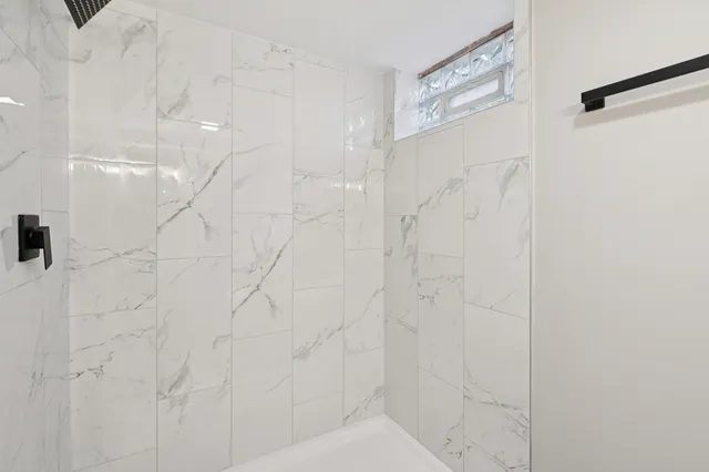 $264,900 | 18036 Oakley Avenue, Lansing, IL 60438