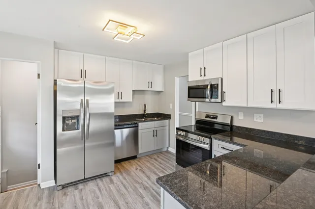 $264,900 | 18036 Oakley Avenue, Lansing, IL 60438