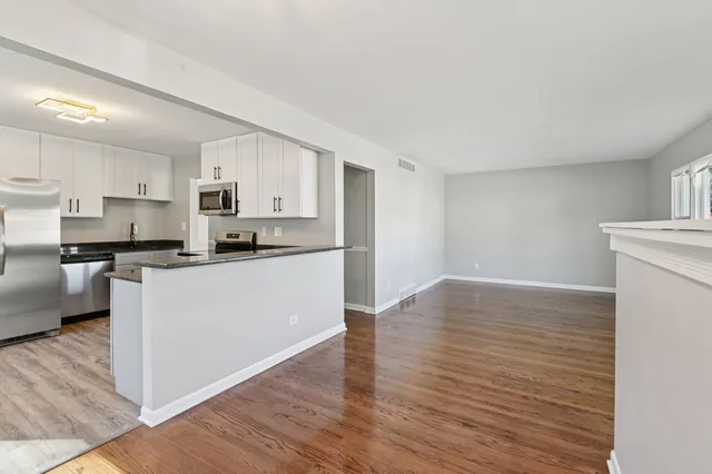 $264,900 | 18036 Oakley Avenue, Lansing, IL 60438