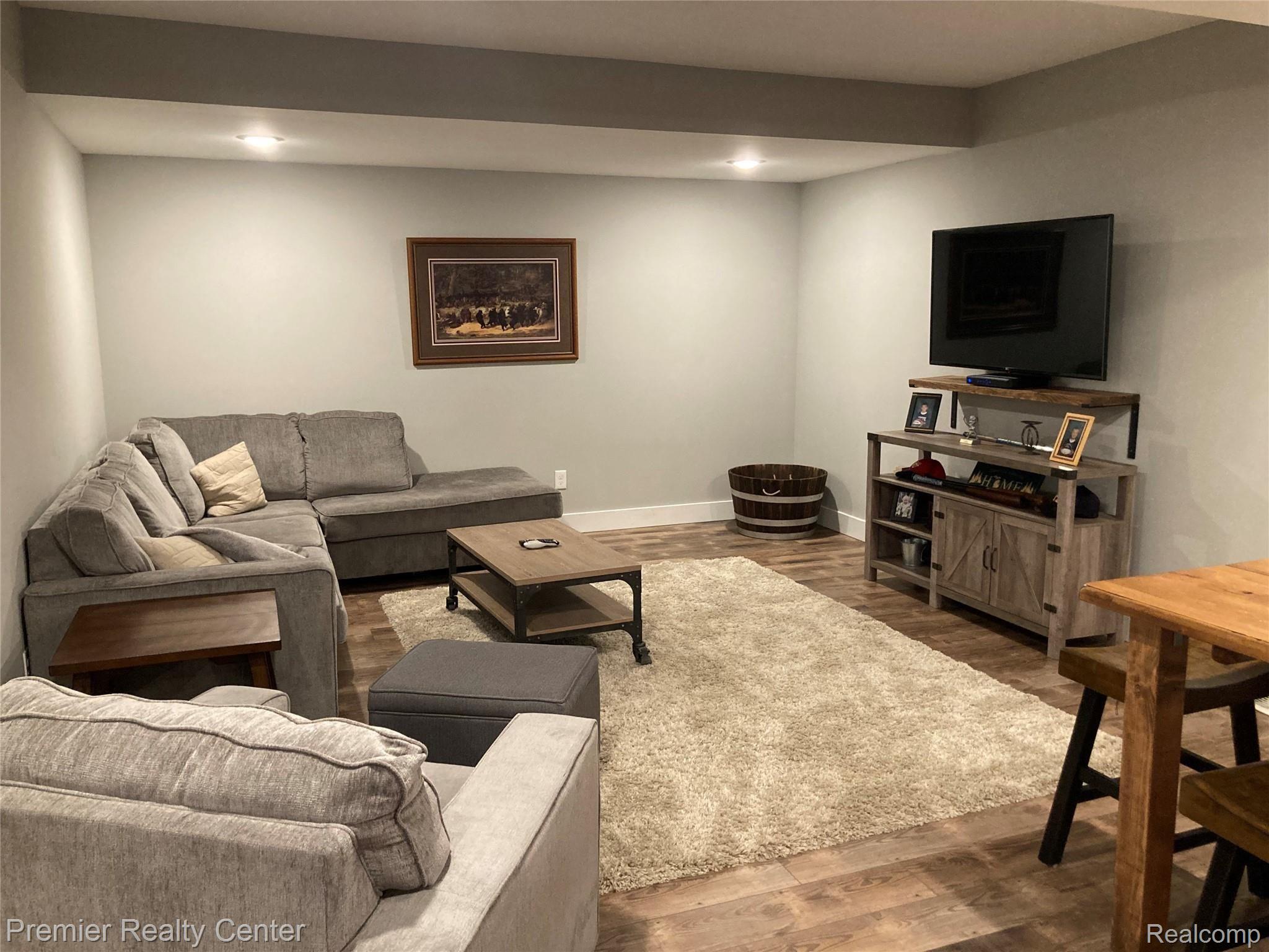 1864 Park Ridge Court Howell, MI 48843 - Photo 11 of 12 IMG_0680 (1).jpg