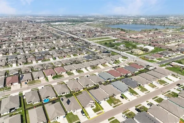 $2,950 | 3833 Pennine Way, Corpus Christi, TX 78414
