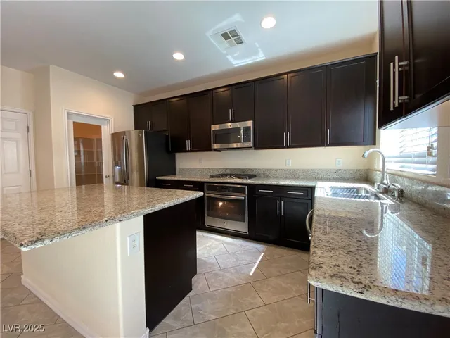 $2,216 | 10817 Wrigley Field Avenue, Las Vegas, NV 89166