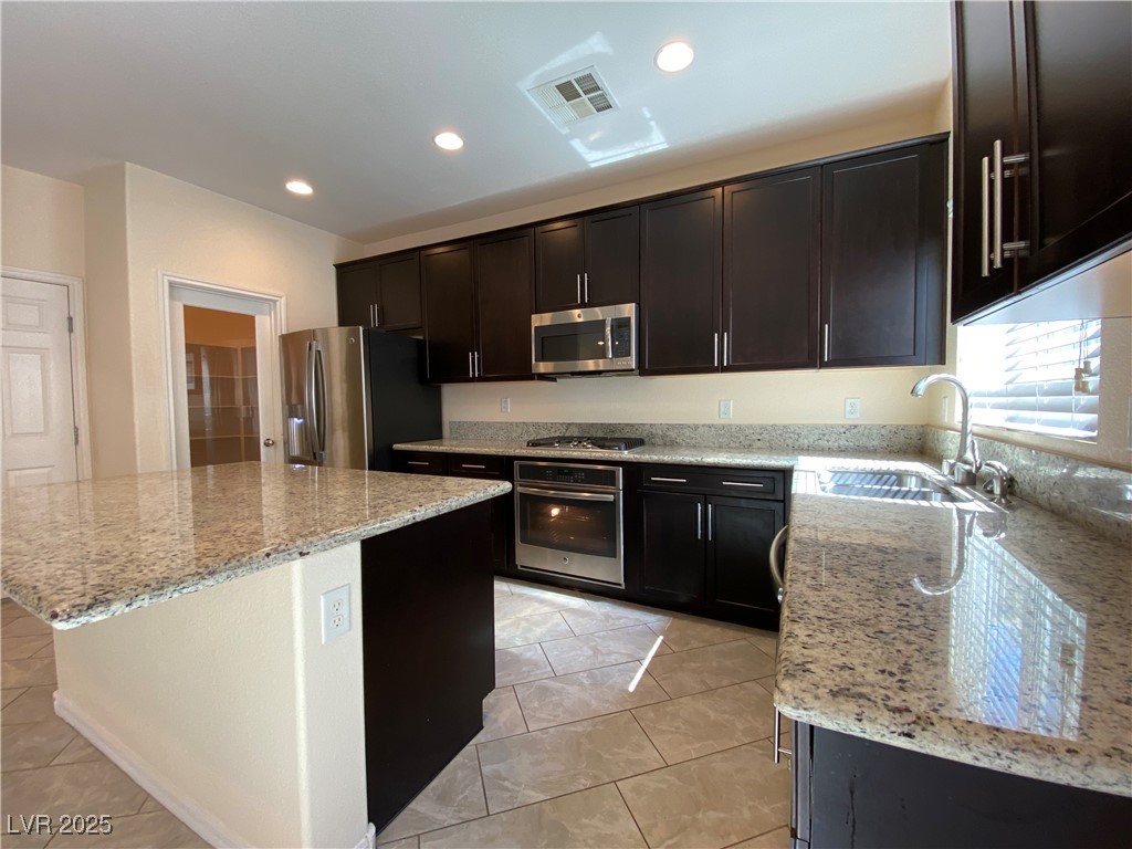 10817 Wrigley Field Avenue Las Vegas, NV 89166 - Photo 3 of 27