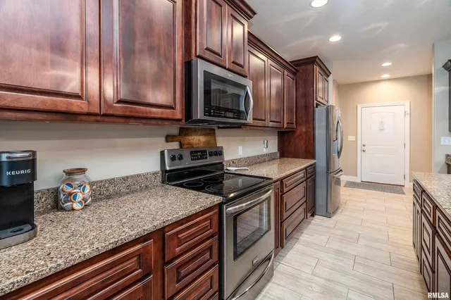 $374,900 | 103 Excalibur Drive, Carterville, IL 62918