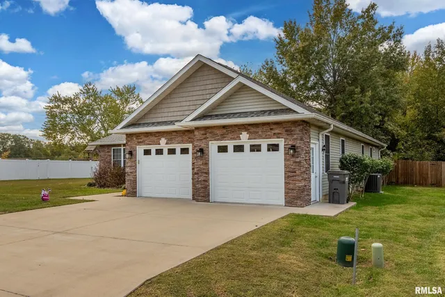 $374,900 | 103 Excalibur Drive, Carterville, IL 62918