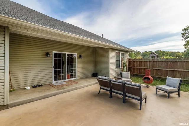 $374,900 | 103 Excalibur Drive, Carterville, IL 62918