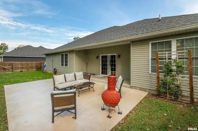 $374,900 | 103 Excalibur Drive, Carterville, IL 62918