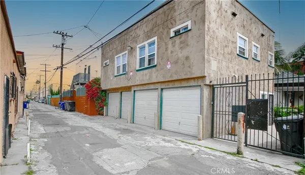 $1,700,000 | 1027 Pacific Avenue, Long Beach, CA 90813