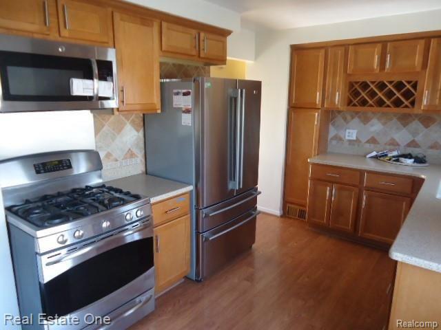 7821 Harding Street Taylor, MI 48180 - Photo 25 of 56 DSC01812.JPG