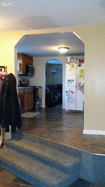 4159 Risedorph Street Burton, MI 48509 - Photo 12 of 14 20429405-11.JPG