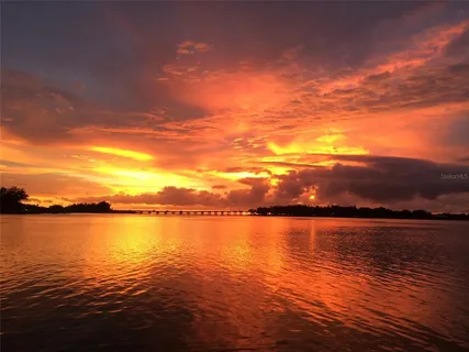 $5,995,000 | 7143 La Lenaire Drive, Longboat Key, FL 34228