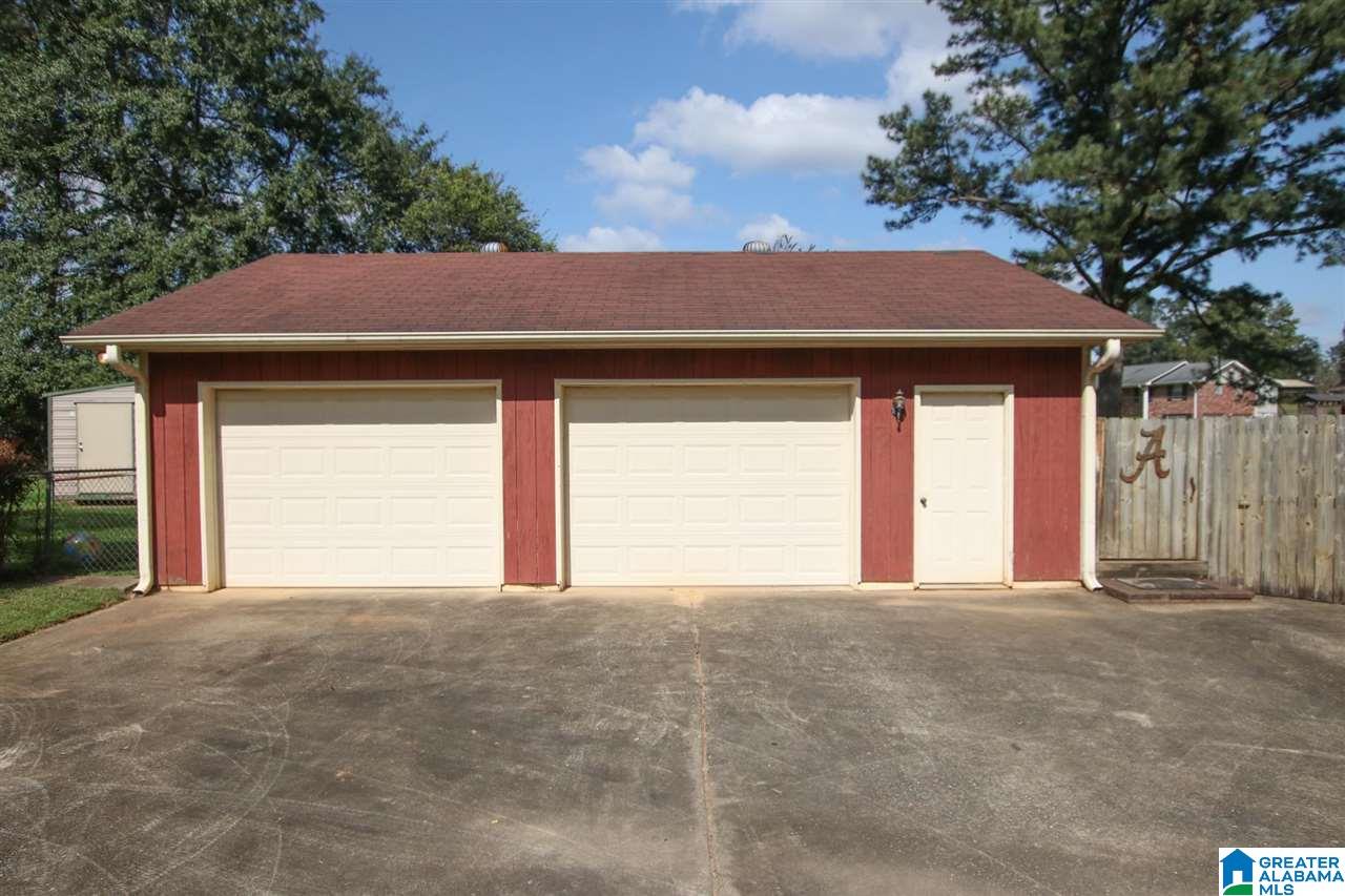 908 Crestview Drive Adamsville, AL 35005 - Photo 5 of 31