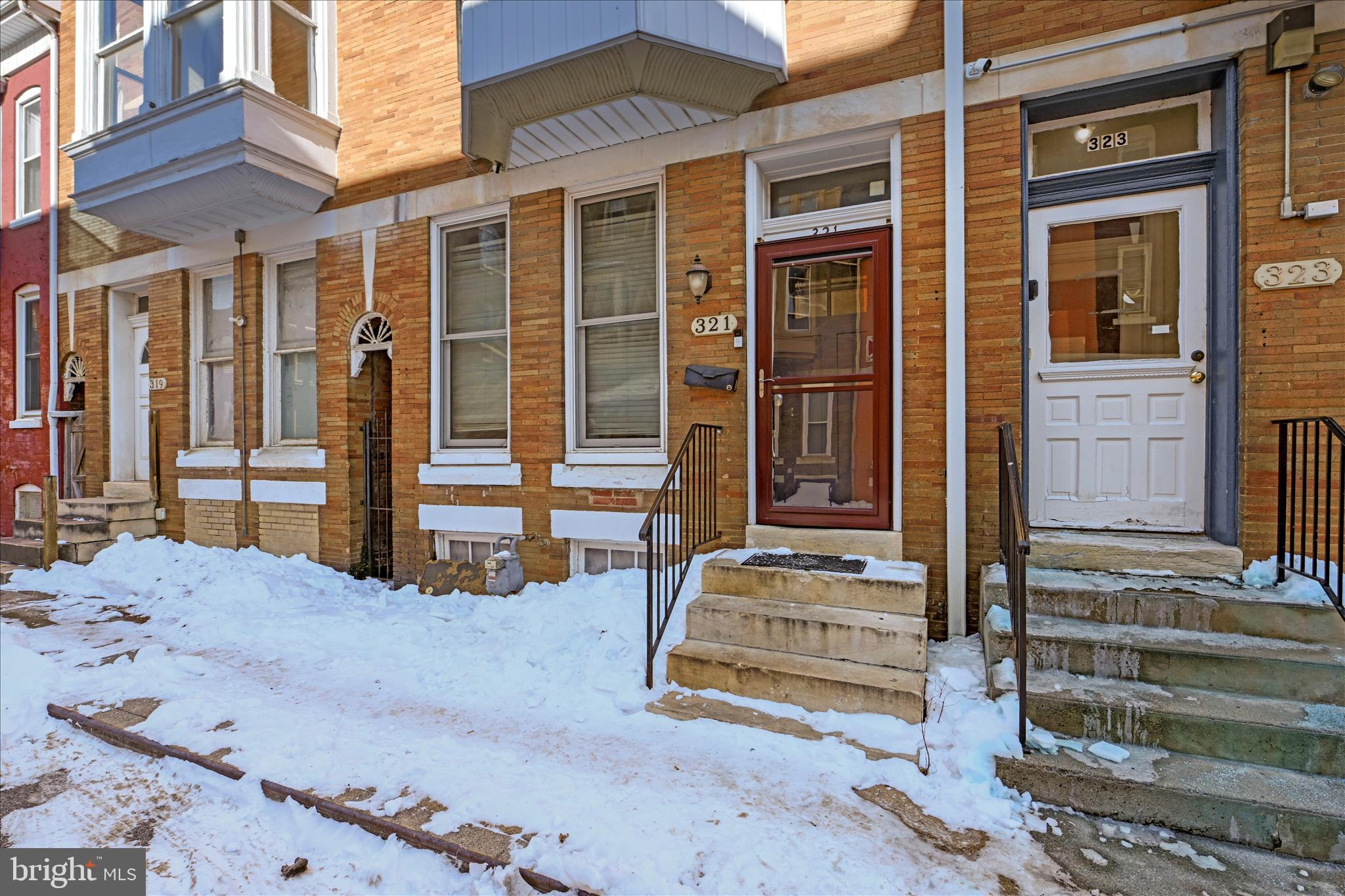 321 East Poplar Street York, PA 17403 - Photo 5 of 32 Exterior Front