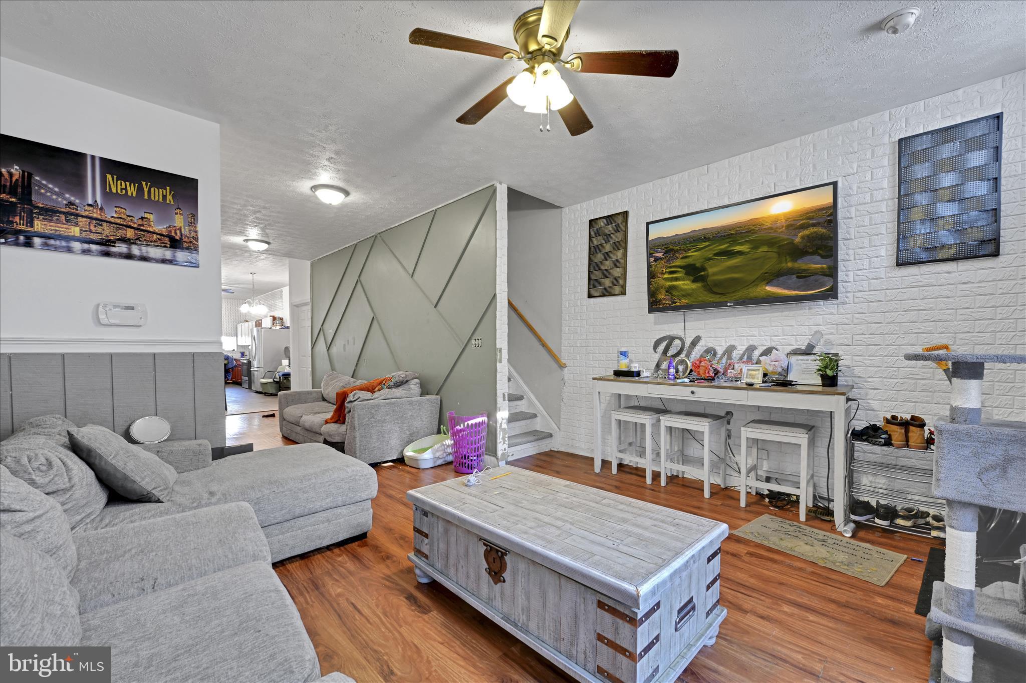 321 East Poplar Street York, PA 17403 - Photo 7 of 32 Living Area