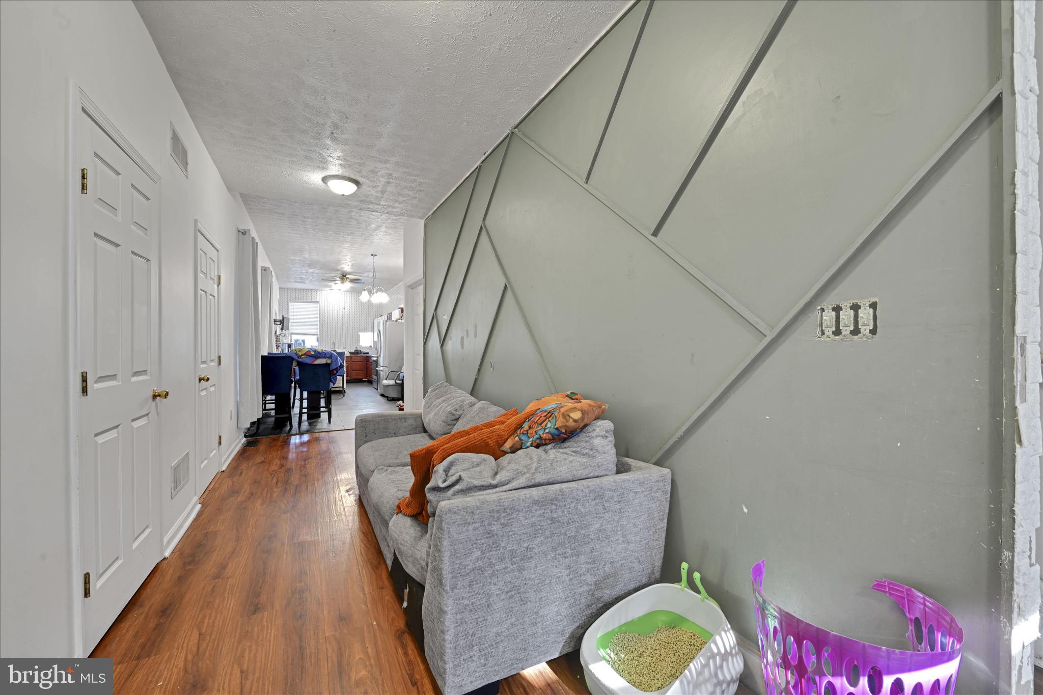 321 East Poplar Street York, PA 17403 - Photo 8 of 32 Living Area