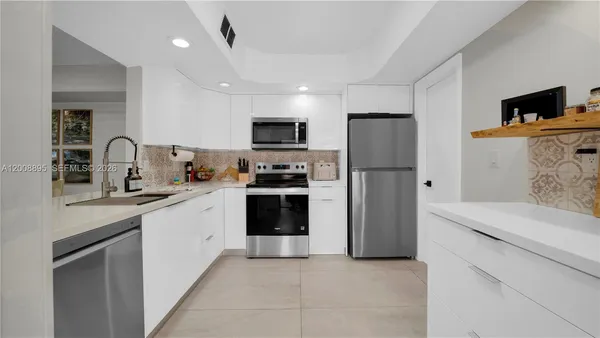 $405,000 | 8186 Northwest 98th Lane, Unit 123, Hialeah Gardens, FL 33016