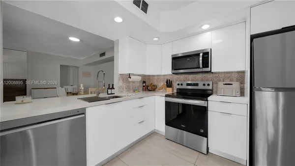 $405,000 | 8186 Northwest 98th Lane, Unit 123, Hialeah Gardens, FL 33016