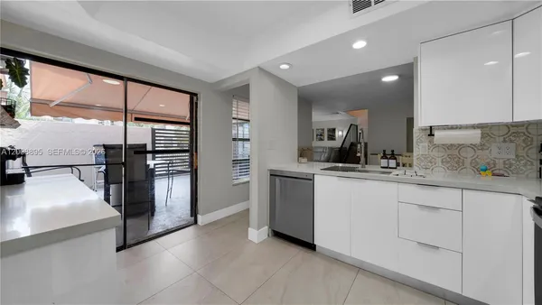 $405,000 | 8186 Northwest 98th Lane, Unit 123, Hialeah Gardens, FL 33016