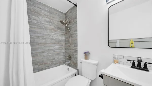 $405,000 | 8186 Northwest 98th Lane, Unit 123, Hialeah Gardens, FL 33016