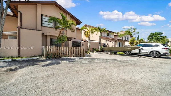 $405,000 | 8186 Northwest 98th Lane, Unit 123, Hialeah Gardens, FL 33016