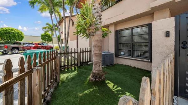 $405,000 | 8186 Northwest 98th Lane, Unit 123, Hialeah Gardens, FL 33016