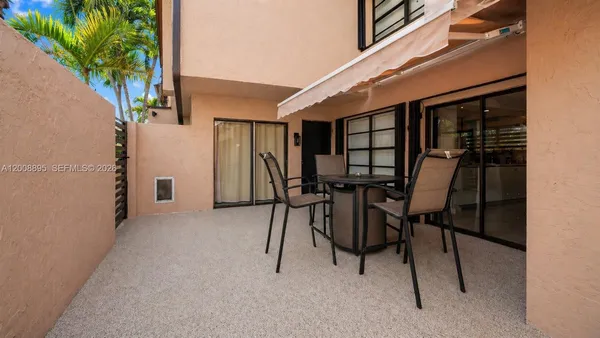 $405,000 | 8186 Northwest 98th Lane, Unit 123, Hialeah Gardens, FL 33016