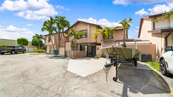 $405,000 | 8186 Northwest 98th Lane, Unit 123, Hialeah Gardens, FL 33016