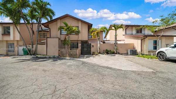 $405,000 | 8186 Northwest 98th Lane, Unit 123, Hialeah Gardens, FL 33016