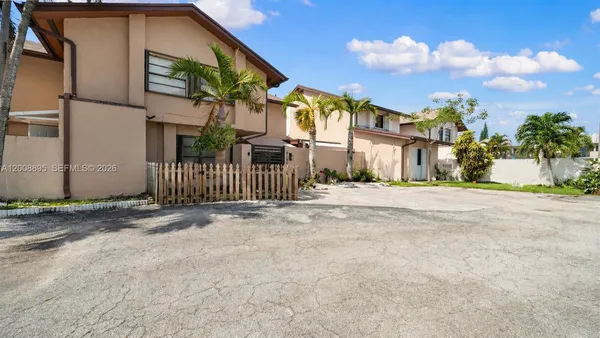 $405,000 | 8186 Northwest 98th Lane, Unit 123, Hialeah Gardens, FL 33016