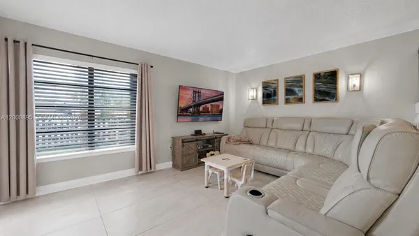 $405,000 | 8186 Northwest 98th Lane, Unit 123, Hialeah Gardens, FL 33016