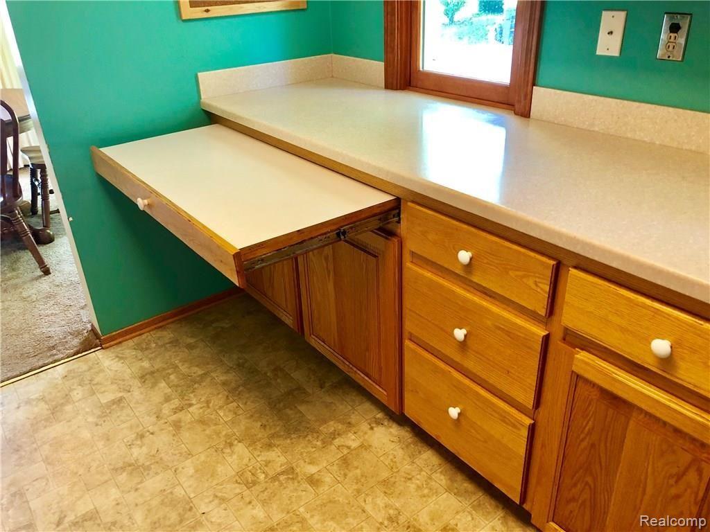 2055 Oklahoma Avenue Rochester Hills, MI 48309 - Photo 29 of 53