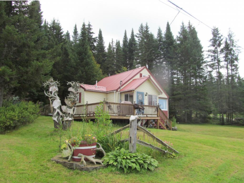240 Day Road Pittsburg, NH 03592 - Photo 2 of 14 Gallery Image 2