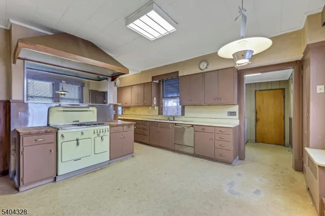 $1,500,000 | 16 North Mountain Avenue, Montclair, NJ 07042