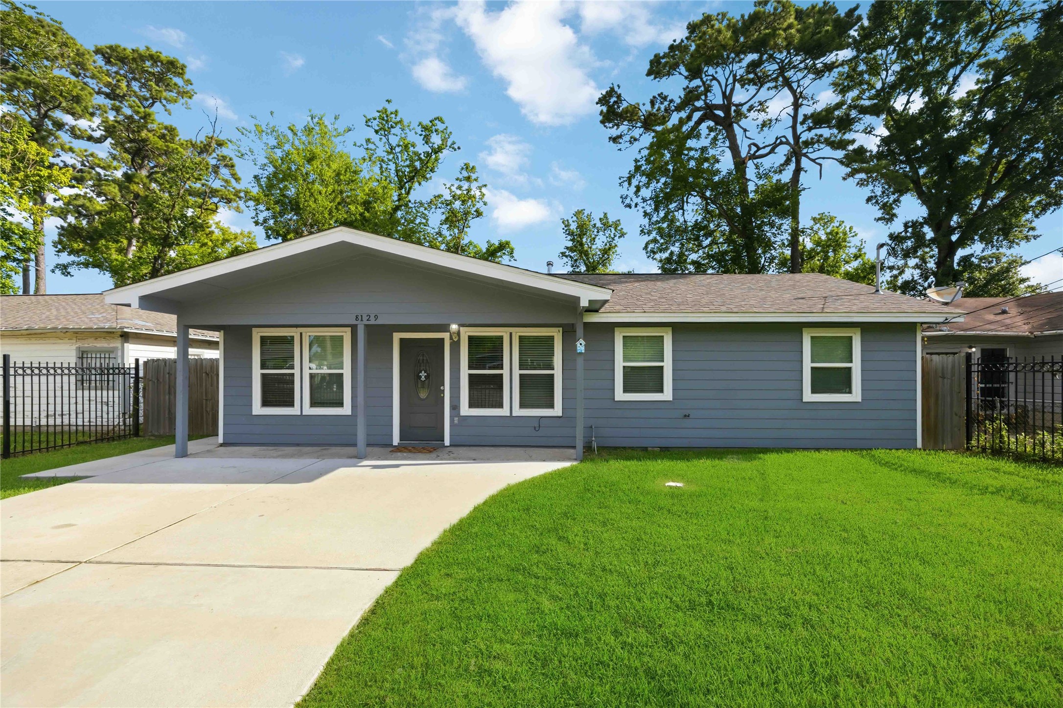 8129 Linda Vista Road Houston, TX 77028 - Photo 1 of 27