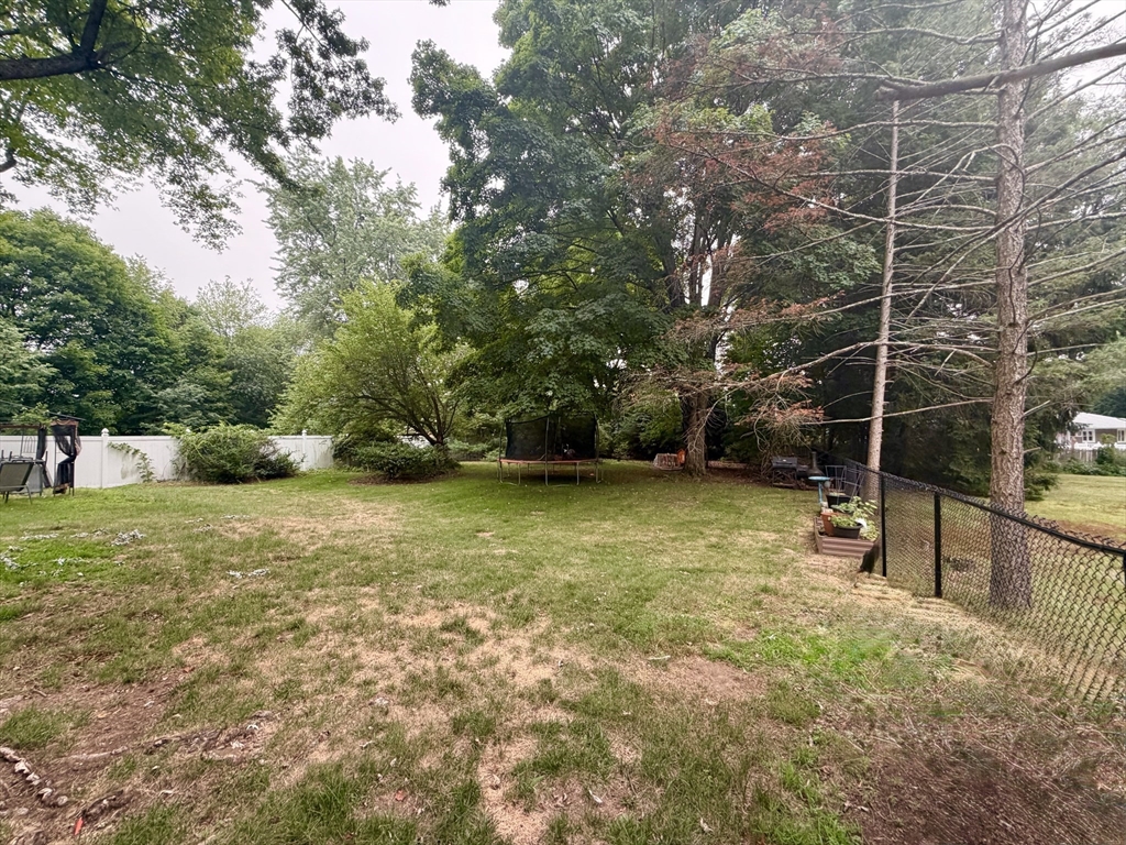 6 Hara Street Worcester, MA 01604 - Photo 4 of 21