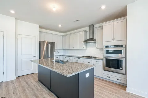 $714,900 | 18 Ravenwood Drive North, Cape May Court House, NJ 08210