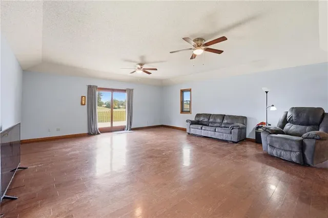 $525,000 | 13512 East 198th Street, Peculiar, MO 64078