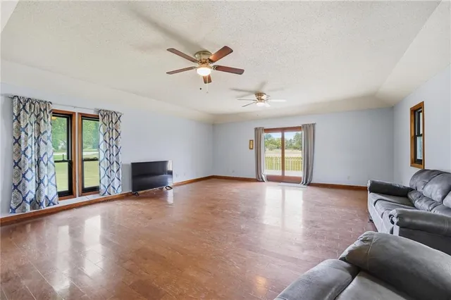 $525,000 | 13512 East 198th Street, Peculiar, MO 64078