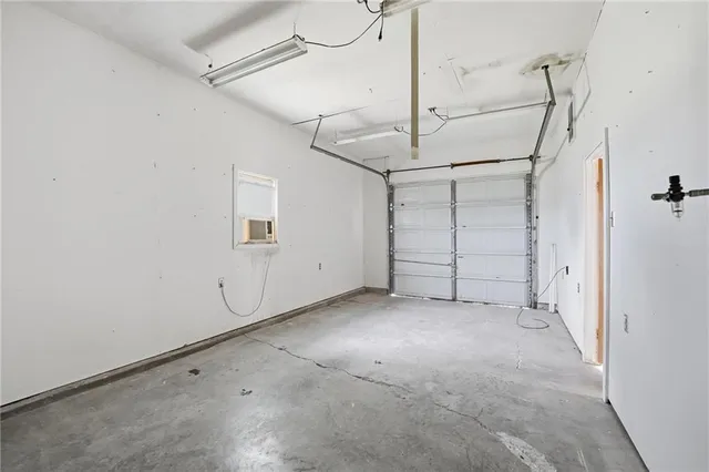 $525,000 | 13512 East 198th Street, Peculiar, MO 64078