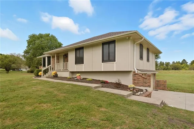 $525,000 | 13512 East 198th Street, Peculiar, MO 64078