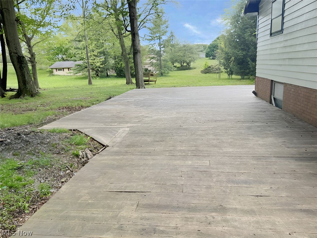 31997 Georgetown Road Salem, OH 44460 - Photo 10 of 13 deck