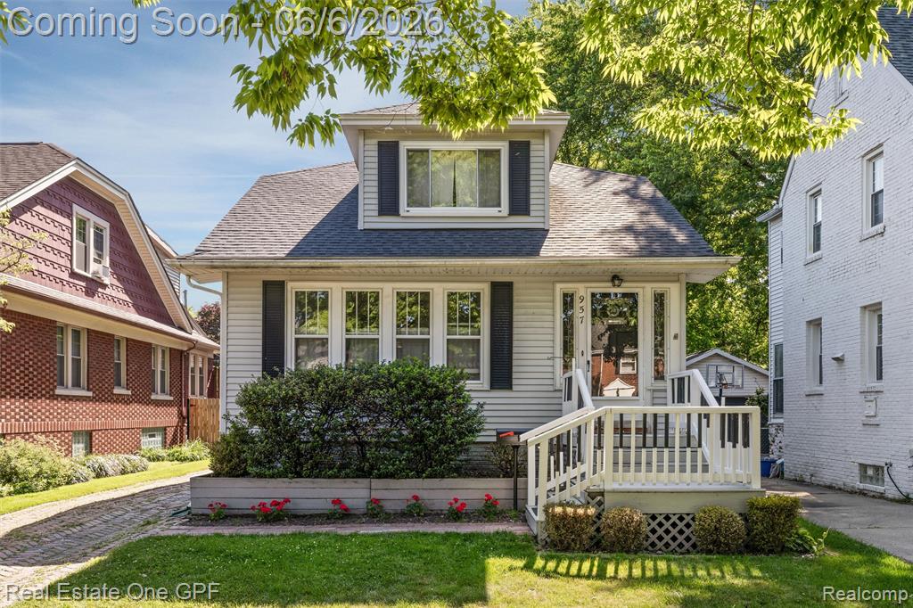 957 Fisher Road Grosse Pointe, MI 48230 - Photo 3 of 38