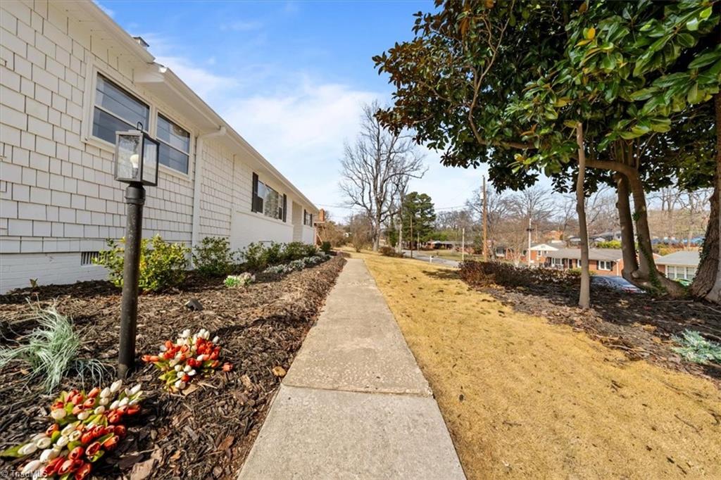 511 Spruce Street High Point, NC 27262 - Photo 3 of 40