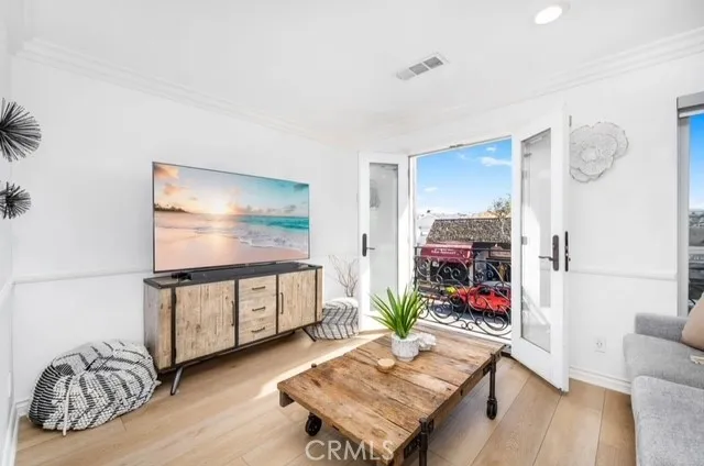 $1,749,000 | 215-215 Marine Avenue, Newport Beach, CA 92662
