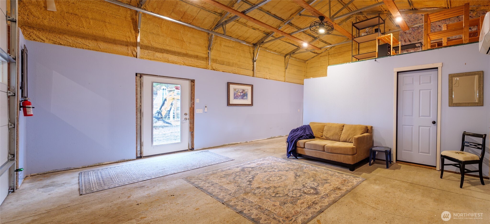 193 Springwater Lane Sequim, WA 98382 - Photo 31 of 40 a living room with furniture