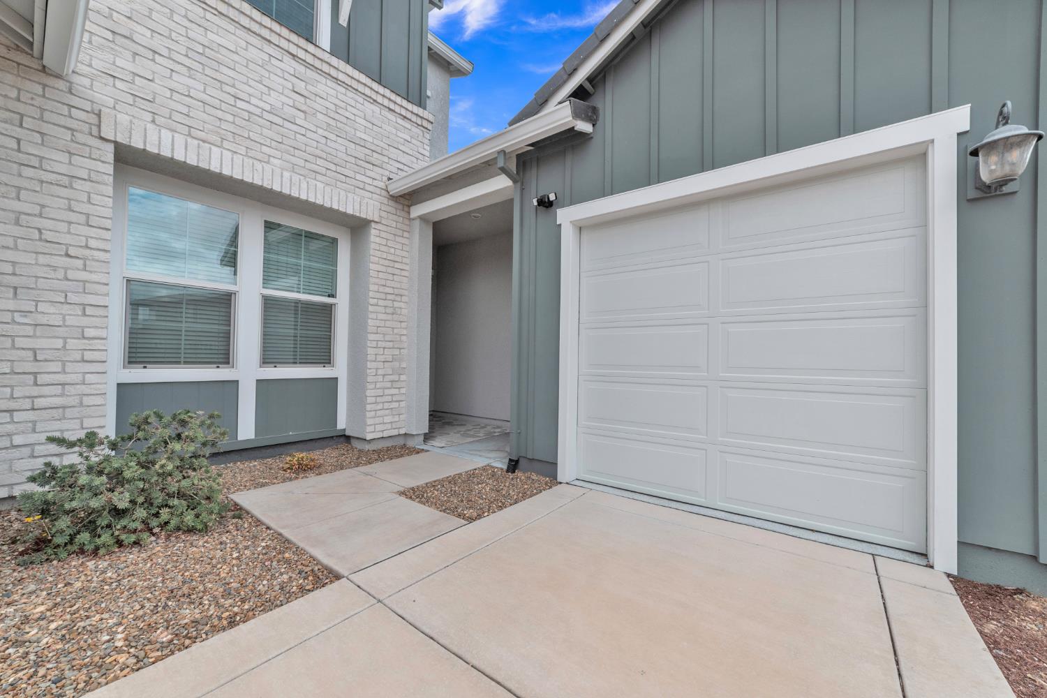 3406 Loggerhead Circle Folsom, CA 95630 - Photo 3 of 58