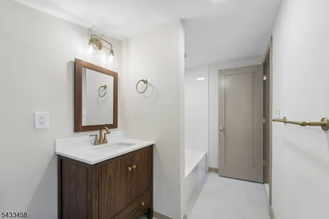 $1,195,000 | 15 Elberta Road, Maplewood, NJ 07040