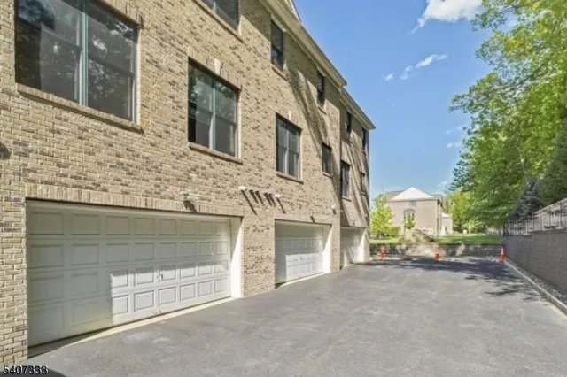 $3,900 | 20 Bloomfield Avenue, Essex Fells, NJ 07021