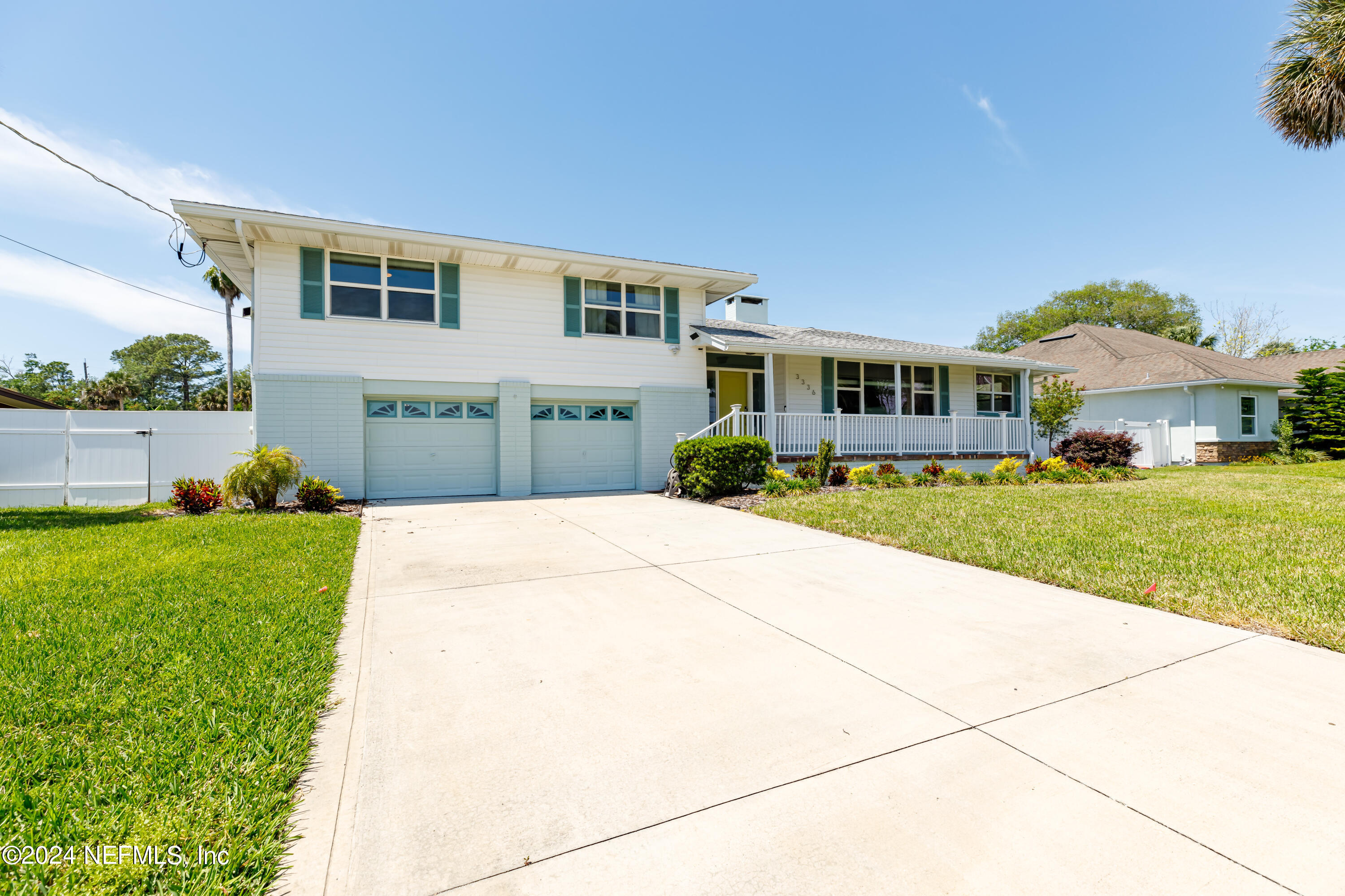 3336 Palm Island Road Jacksonville, FL 32250 - Photo 2 of 67 Driveway View